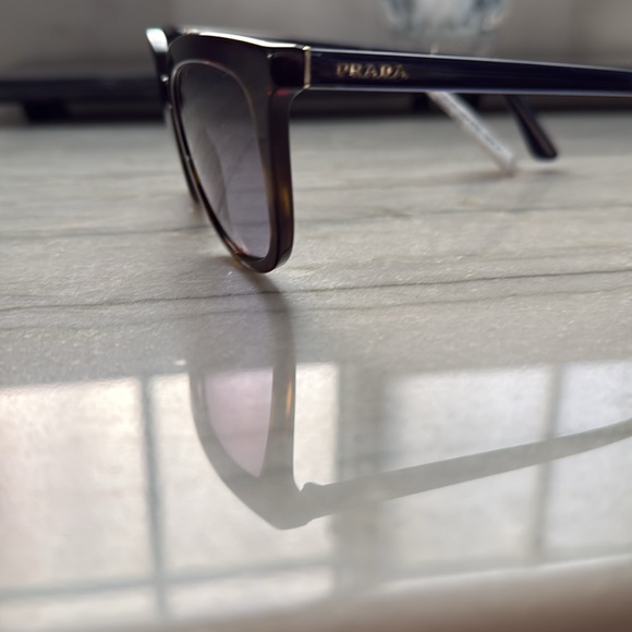 Prada PR 03XS sunglasses - Picture 9 of 11